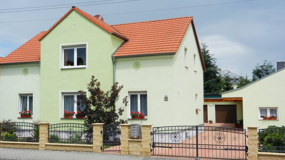 Cossebaude Apartment | Ski-in/ski-out with onsite pool, hot tub, fitness center and ski shop