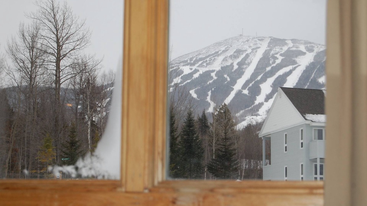 Carrabassett Valley Condo | Ski-In/Ski-Out Snowbrook 2 BR 2 BA Condo