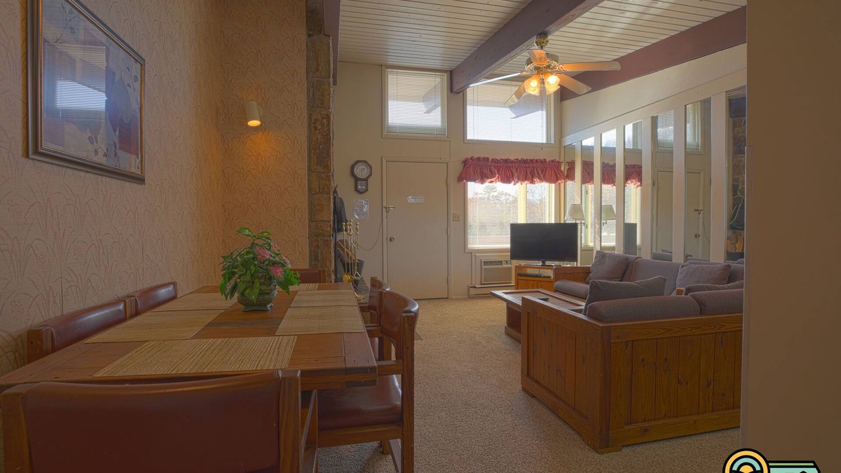 Mount Jackson Condo | Ski/MTB/Golf Condo (#132) - Slope side | Mountain, golf course views | Vaulted ceilings!