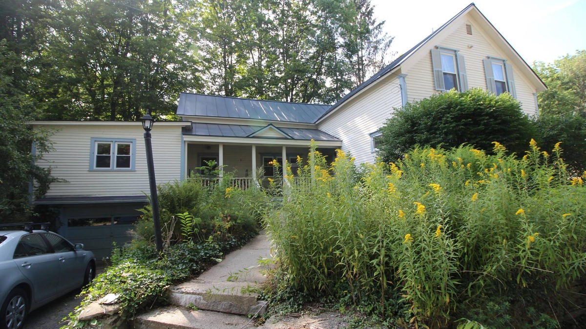 Bellows Falls House | Ski, Snowboard, Hike, or just Relax at our Spacious Home for Family and Friends!
