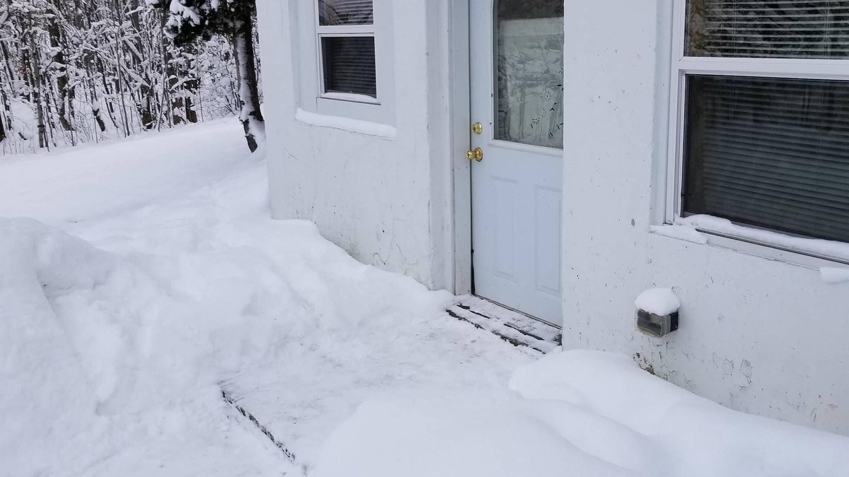 Wakefield Apartment | *SKI/SNOWMOBILE* ON MOUNTAIN SHORT WALK .25 MILES TO LODGE & LIFTS - BRAND NEW!