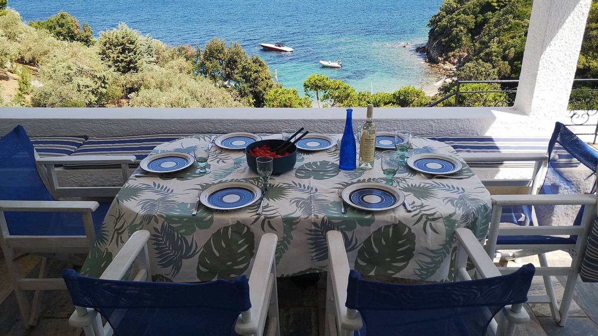 Kanapitsa House | Skiathos: Beautiful Villa with access to private beach
