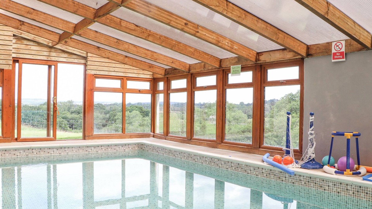 Callington Cottage | SKIBER COOMBE, family friendly, with pool in Launceston