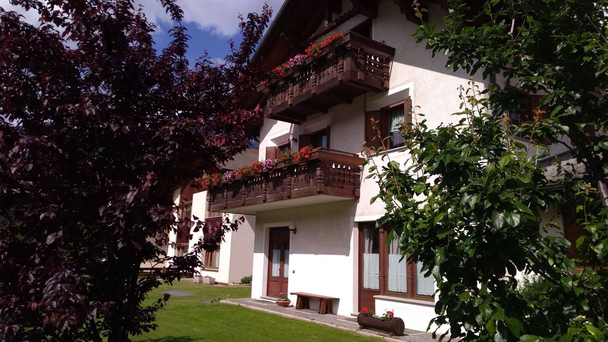 Bormio Apartment | Skier's house in Bormio - Appartam. Gentian - at 150 mt. from the gondola lift