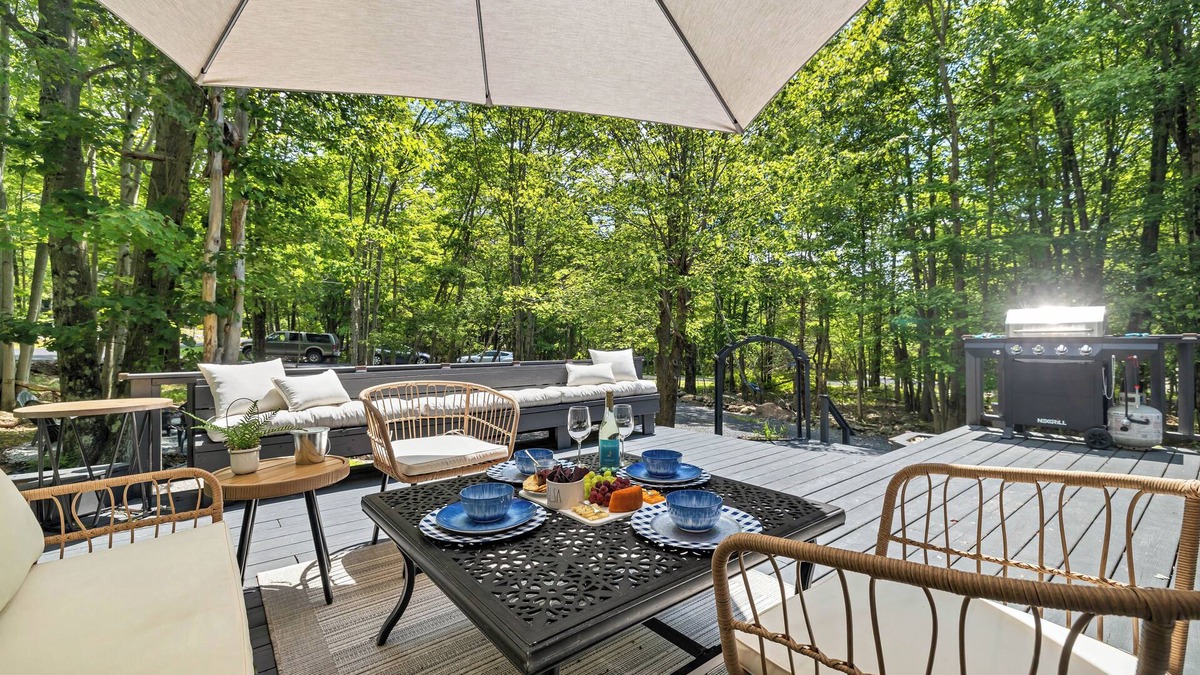 Briar Crest Woods House | Skiing/Hiking/Firepit/Hot tub/Pet-friendly