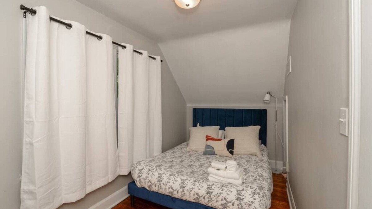 Brook Park House | Skip the Hotel – Stay in Style & Comfort