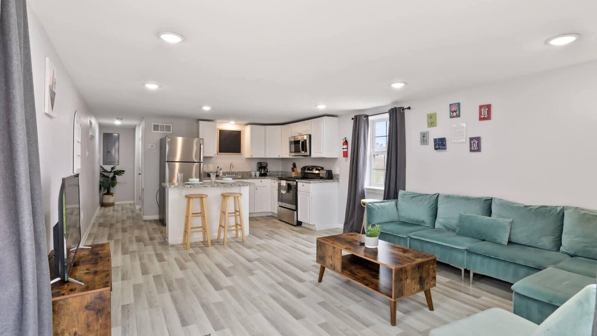 Faubourg Delassize House | Skip To St. Charles | Local Art-Filled Hideaway