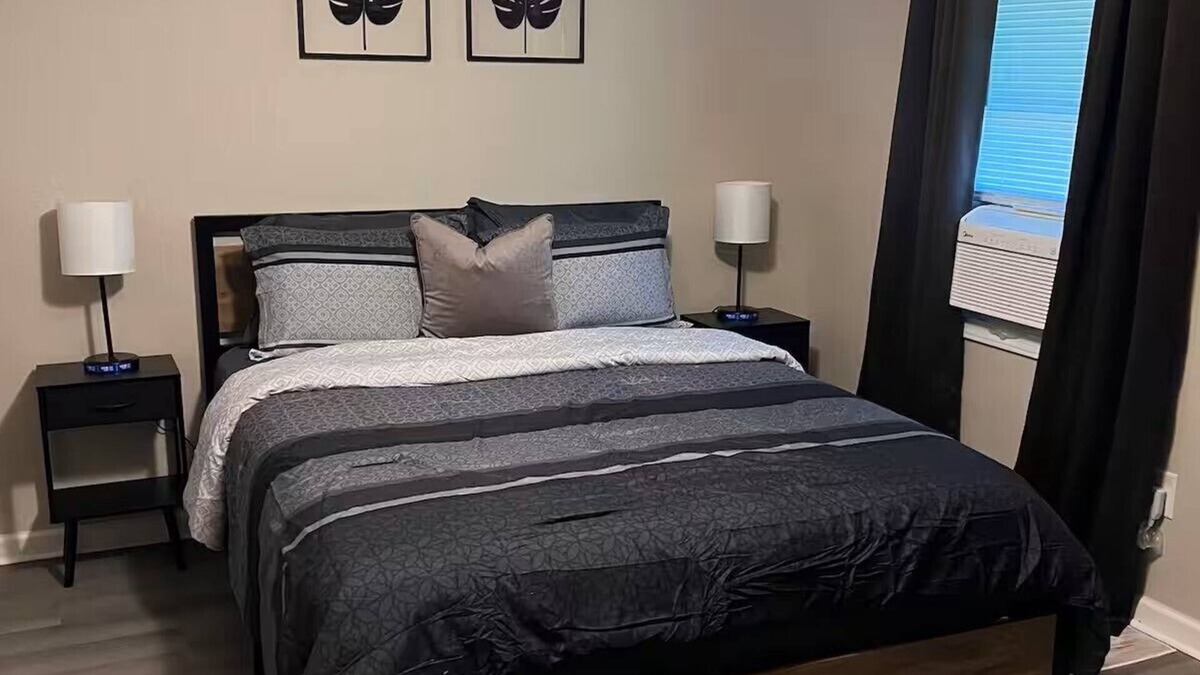 Rockingham Apartment | Skipper 3- Charming 1-bedroom apartment in Rockingham with WiFi, AC