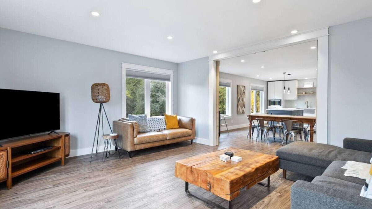Meaford Cottage | Skipping Rock Loft: Play, Relax & Recharge