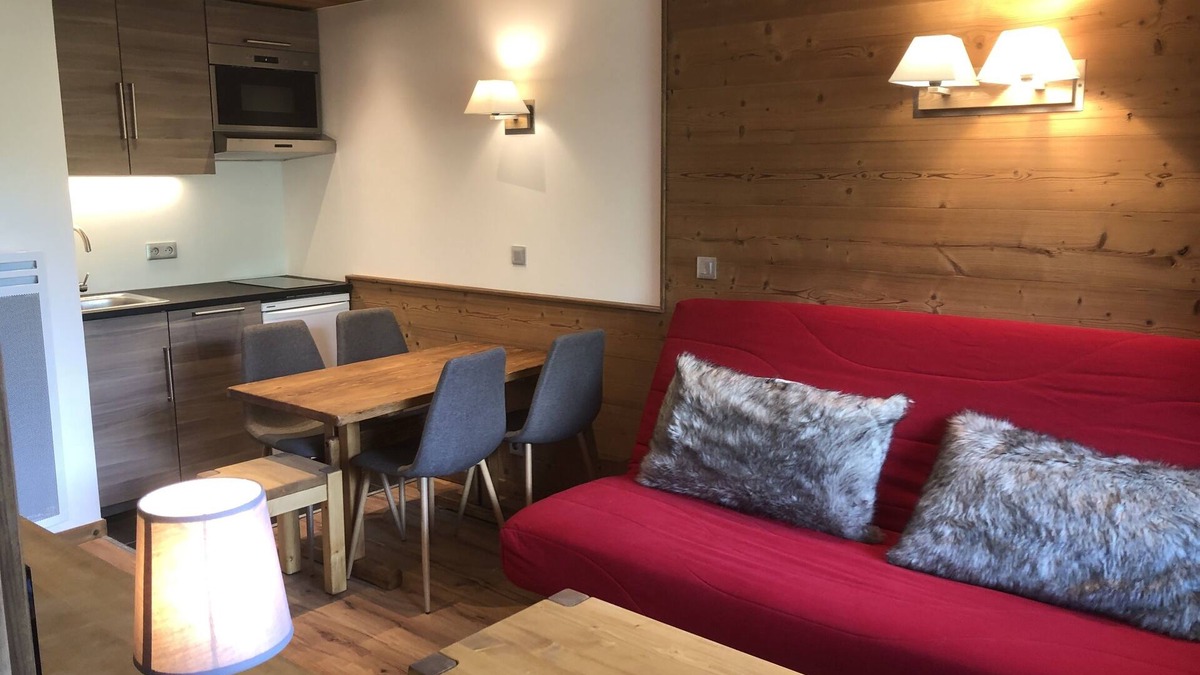 Meribel-Mottaret Apartment | SKIS ON FOOTS-WIFI- GARAGE (optional) -NICE VIEW-2 ROOMS