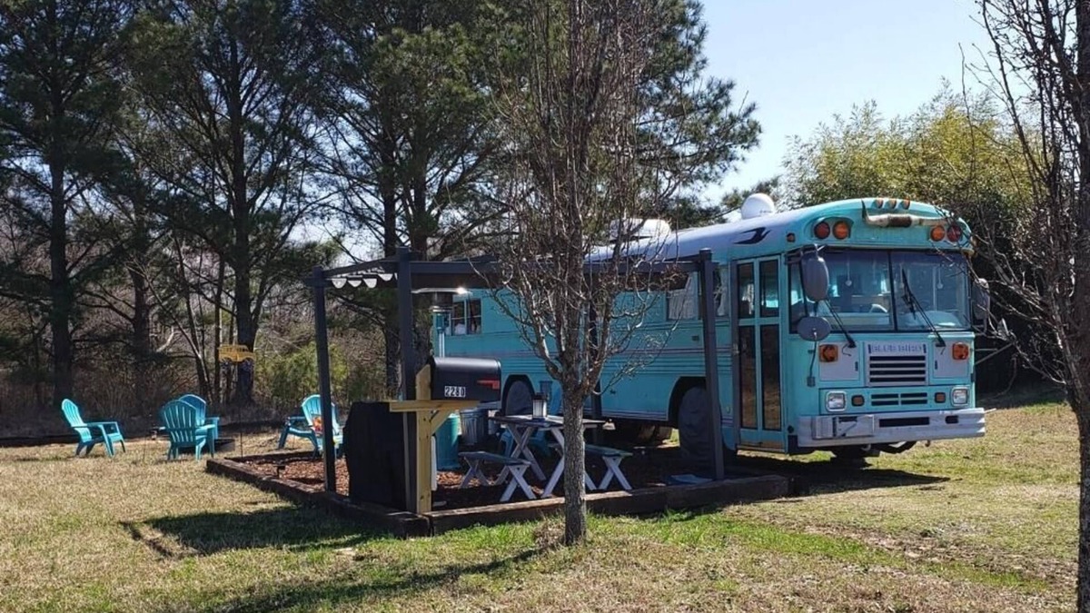 Centre Cottage | Skoolie Glamping