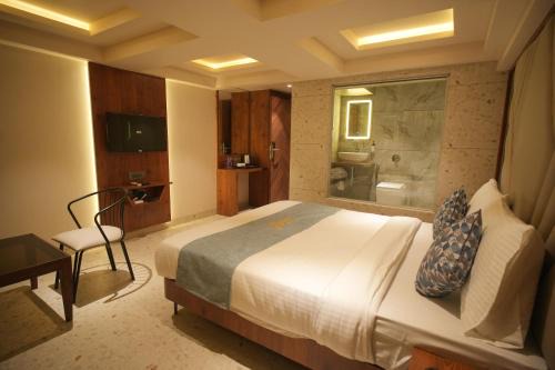 Vasai East Hotel | Sky Executive Rooms