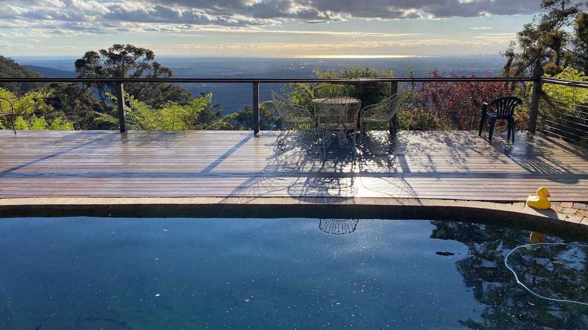 Mount Dandenong Apartment | Sky High Paradise- city and sunset views of Melbourne