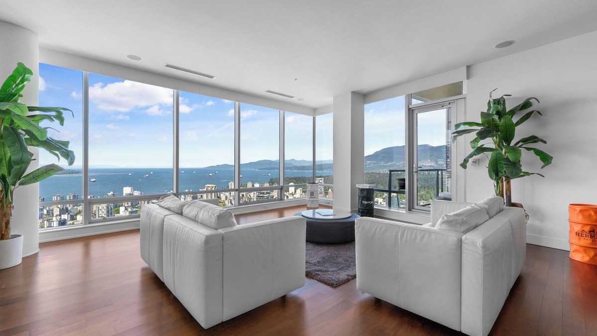 Coal Harbour Condo | Sky OasisnThe most luxurious space and the best views of the City.