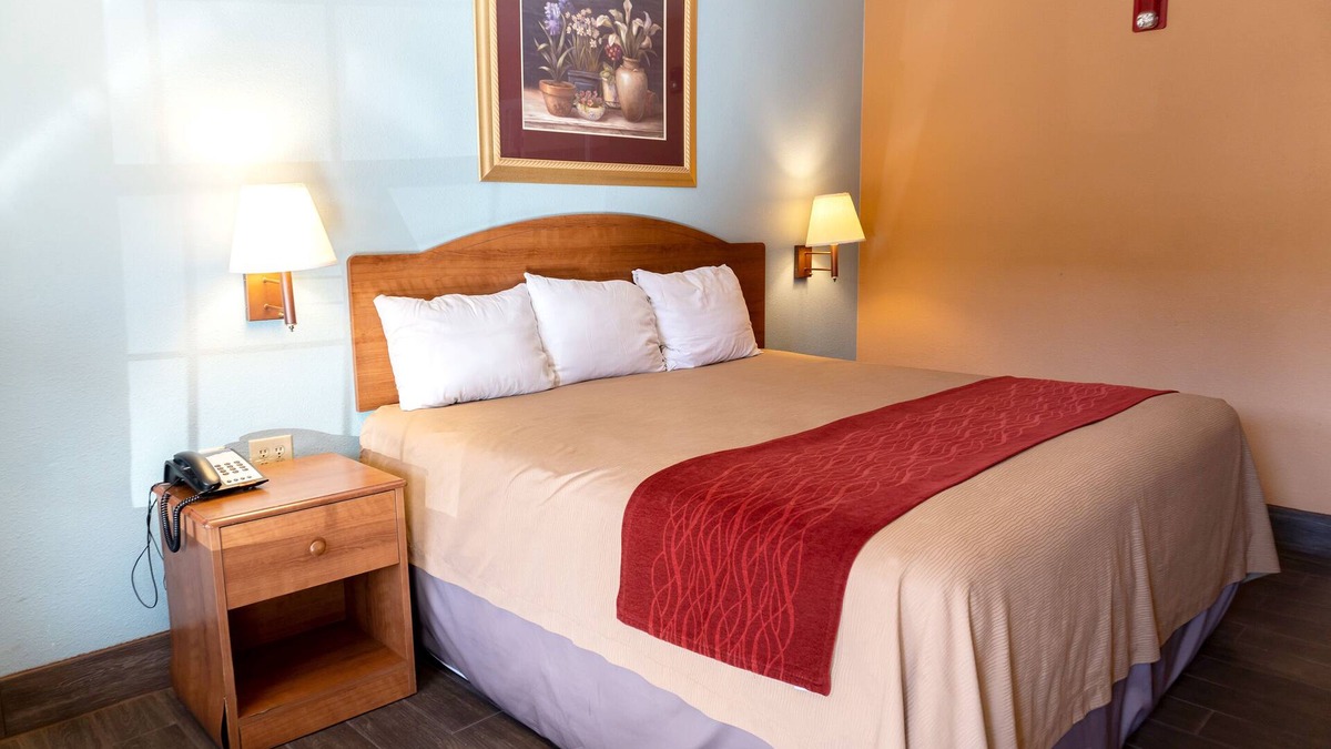 Anthony Hotel | Sky Palace Inn Anthony - 1 King Bed Non Smoking