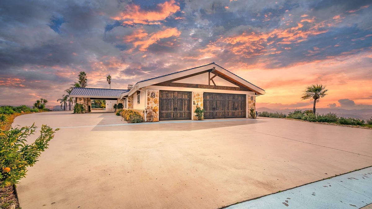 Valley Center House | Sky Ridge Retreat. Lux Hilltop Escape - Pool & Spa