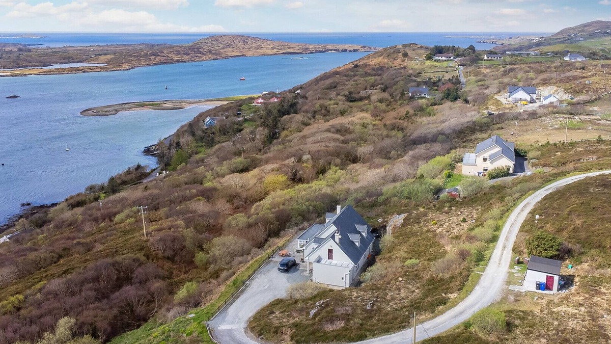 Clifden House | Sky Road Lodge- Beautiful Views