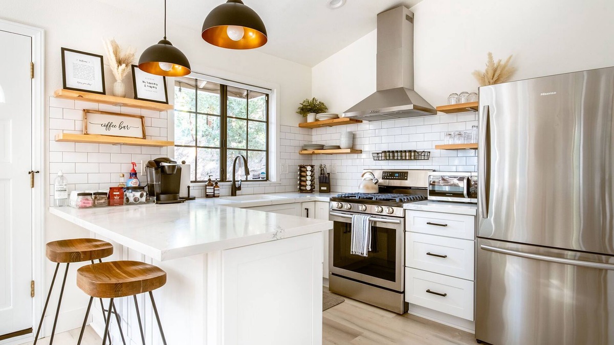 Arrowhead Villas House | Sky's Cozy Cabin only 5 Minutes from the Village and Sky Park!