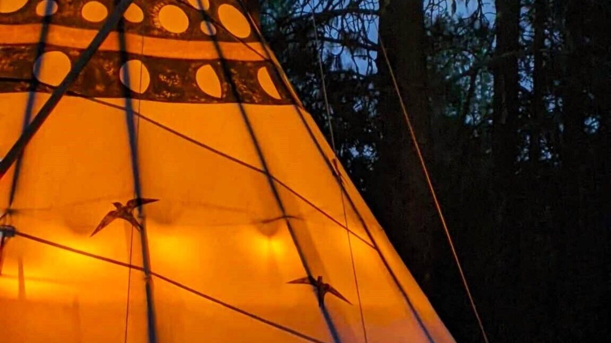 Cave Junction Apartment | Sky Spirit -Luxury Glamping 18' Tipi - Restrooms and Showers are only a short walk away.