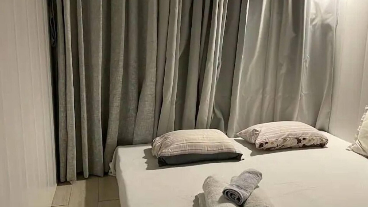Marine Lines Cabin | Sky StudionClassy place view of Mumbai in Heart of city and tourist place.