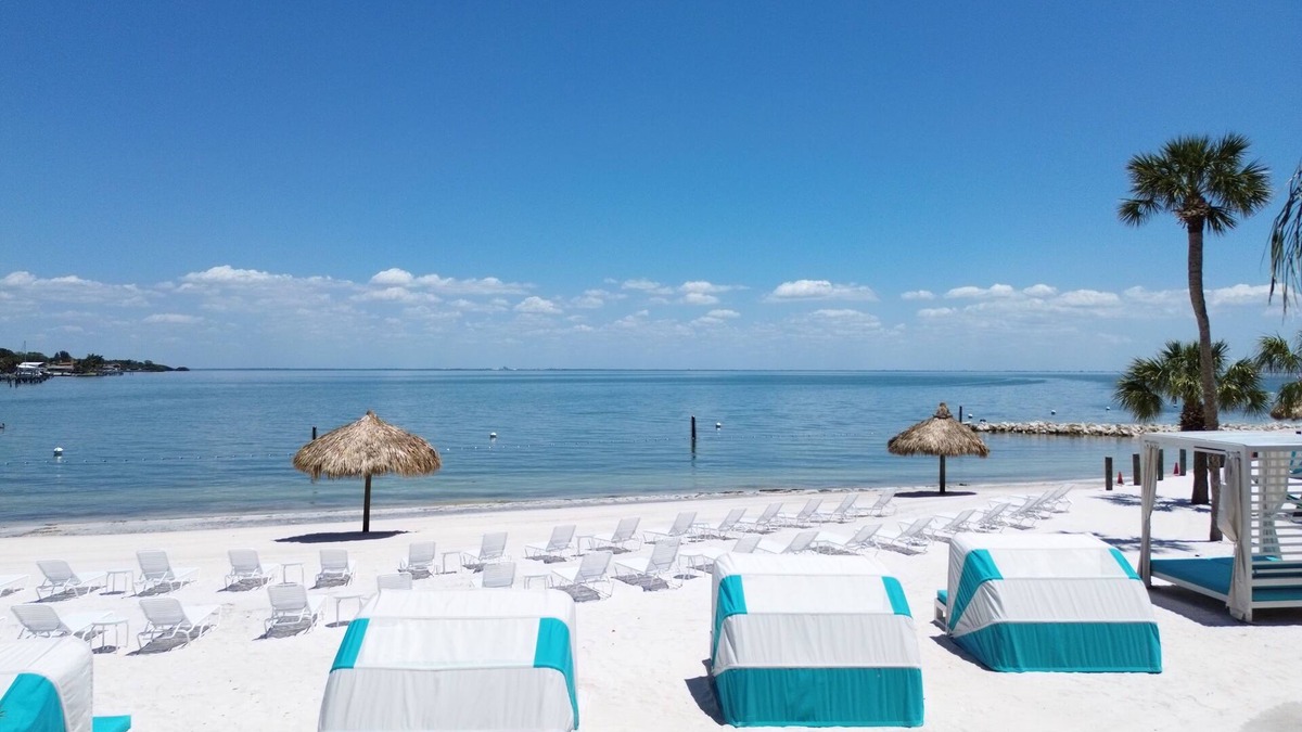 Pinellas Point Hotel | SkyBeach Resort