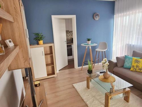 Oradea Apartment | Skyblue Central apartment - 2 Bedrooms & free parking