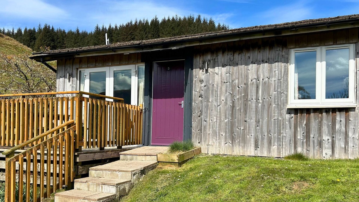 Lerags Cottage | Skye - a chalet that sleeps 3 guests in 2 bedrooms