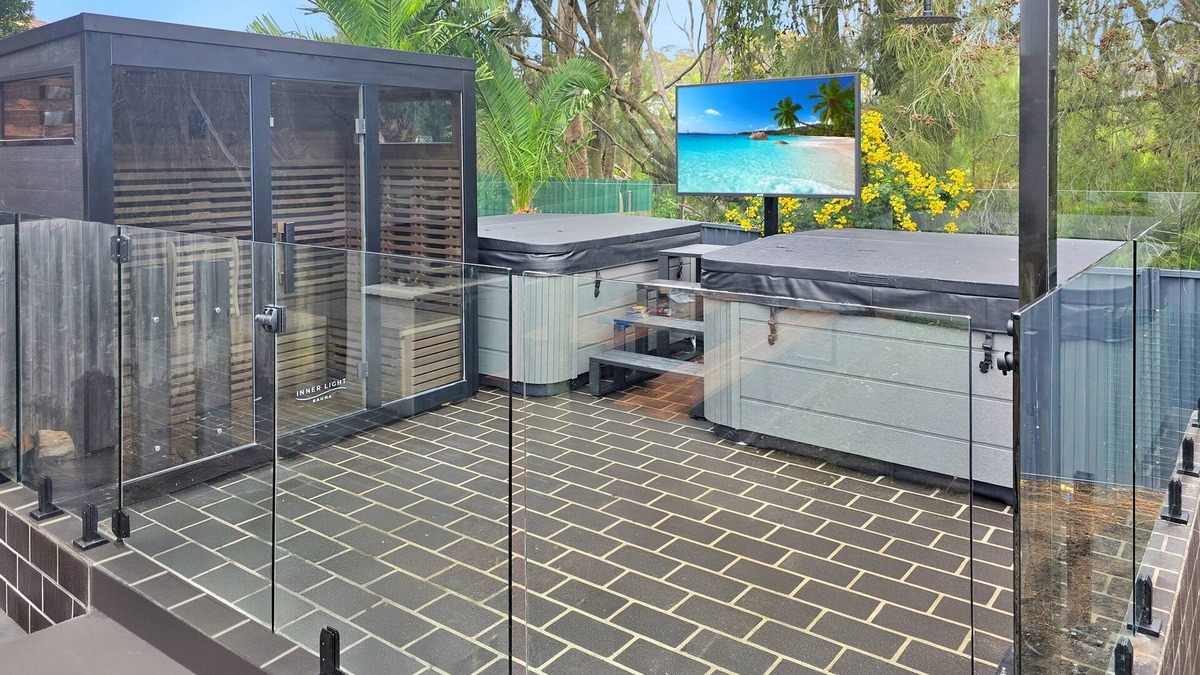 Malua Bay Apartment | Skyes Beach House - The Downstairs Apartment