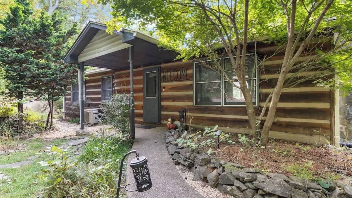 Linden Cabin | Skyland Hideaway | Mountain Cabin w/Hot Tub