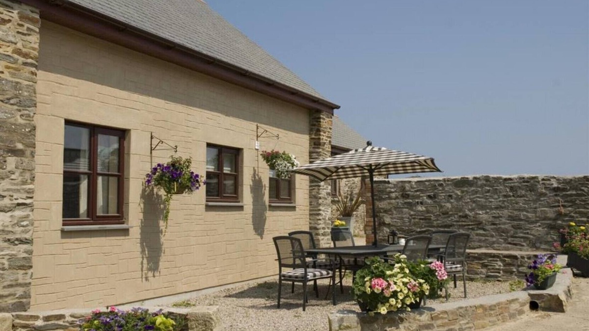 Camborne Cottage | Skylark, Hayle, far views over St Ives Bay