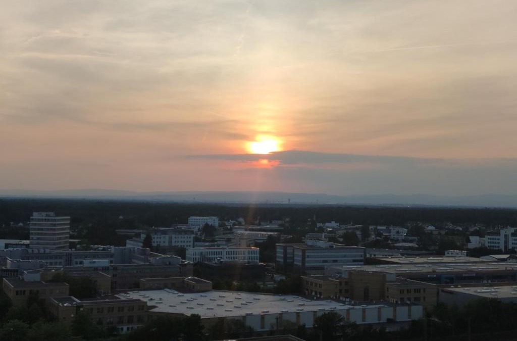 Langen Apartment | Skyline-Aussicht und fantastische Sonnenuntergänge