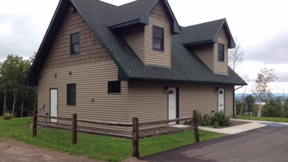 Bayview Heights House | Skyline Duluth-Spirit Mountain
