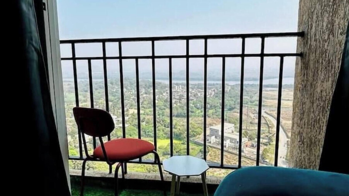 Thane West Apartment | Skyline Hideaway On 20+ Floor The Cozy Den!