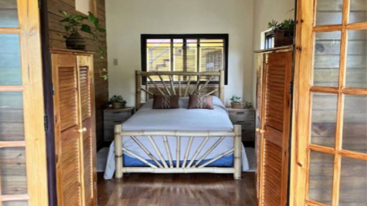 Jack's Hill Cottage | Skyline Levels One Upstairs Bedroom Cottage