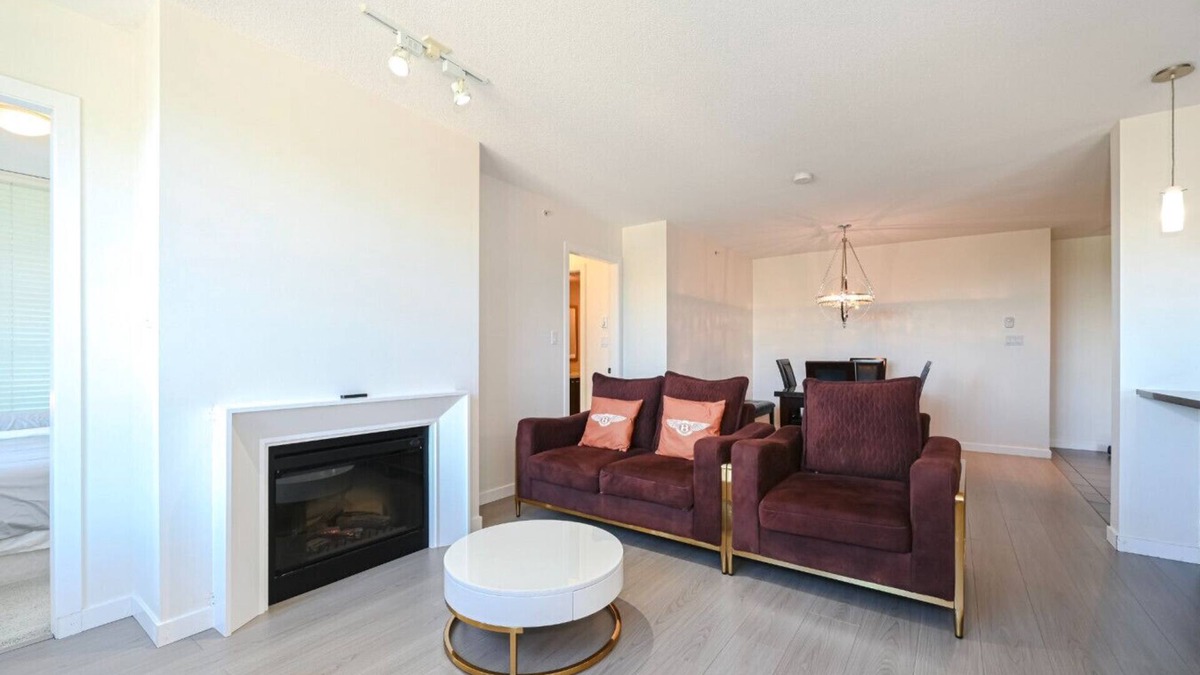 Coquitlam Apartment | Skyline Peak: Entire Private Guest Suite
