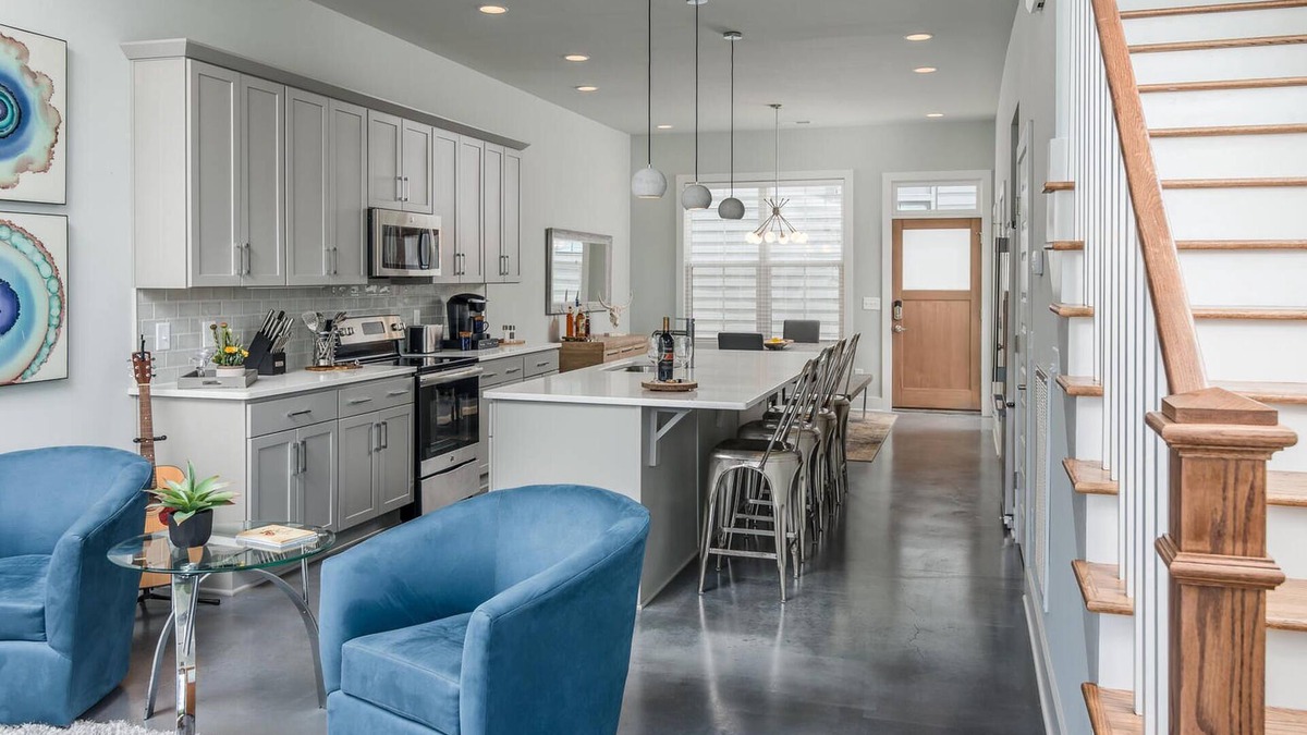 Nashville House | Skyline Retreat–East Nashville Luxe+Rooftop-Free Parking