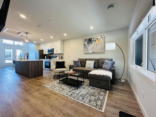 Harvie Heights House | Skyridge Resort -New Townhouse Near Banff Entrance