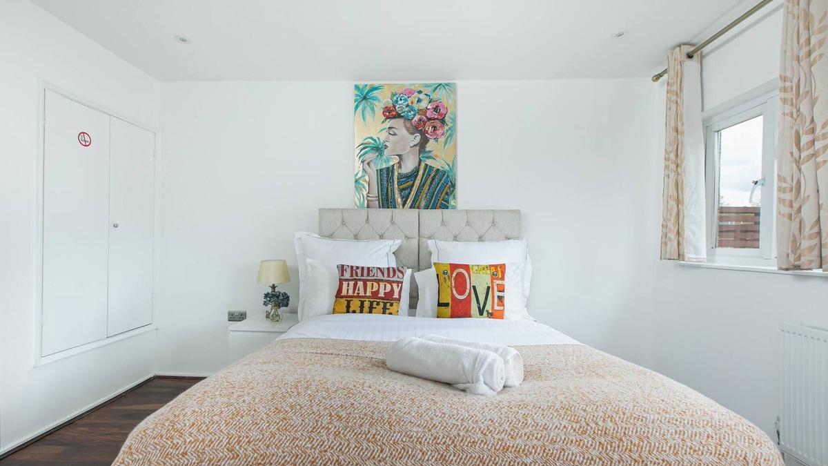 Hatfield Apartment | Skyvillion - 2bed House W grdn&parking In Hatfield
