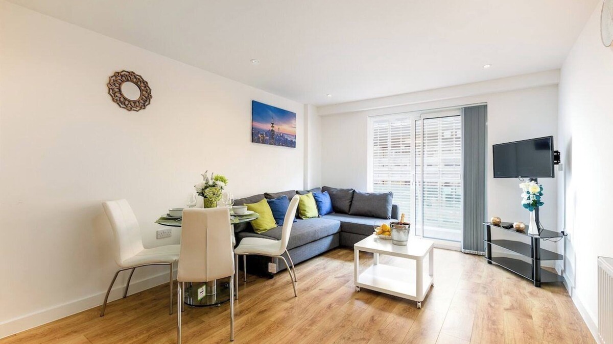 Grange Apartment | Skyvillion - Tower Point Enfield 2Bed w/Balcony