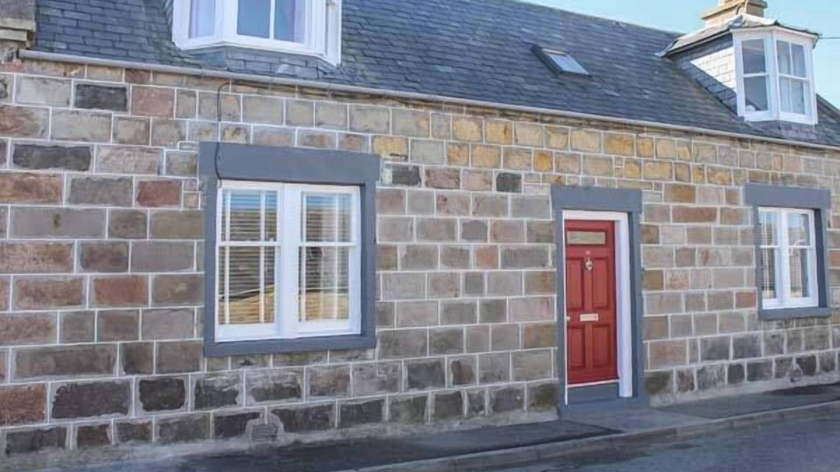 Buckie Cottage | SLATER'S, pet friendly, country holiday cottage in Portknockie