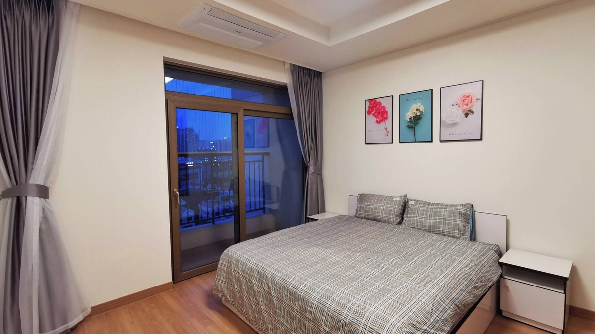Xuan Tao Apartment | Sleek 2BR Hideaway in Starlake Daewoo's Most Exclusive Enclave