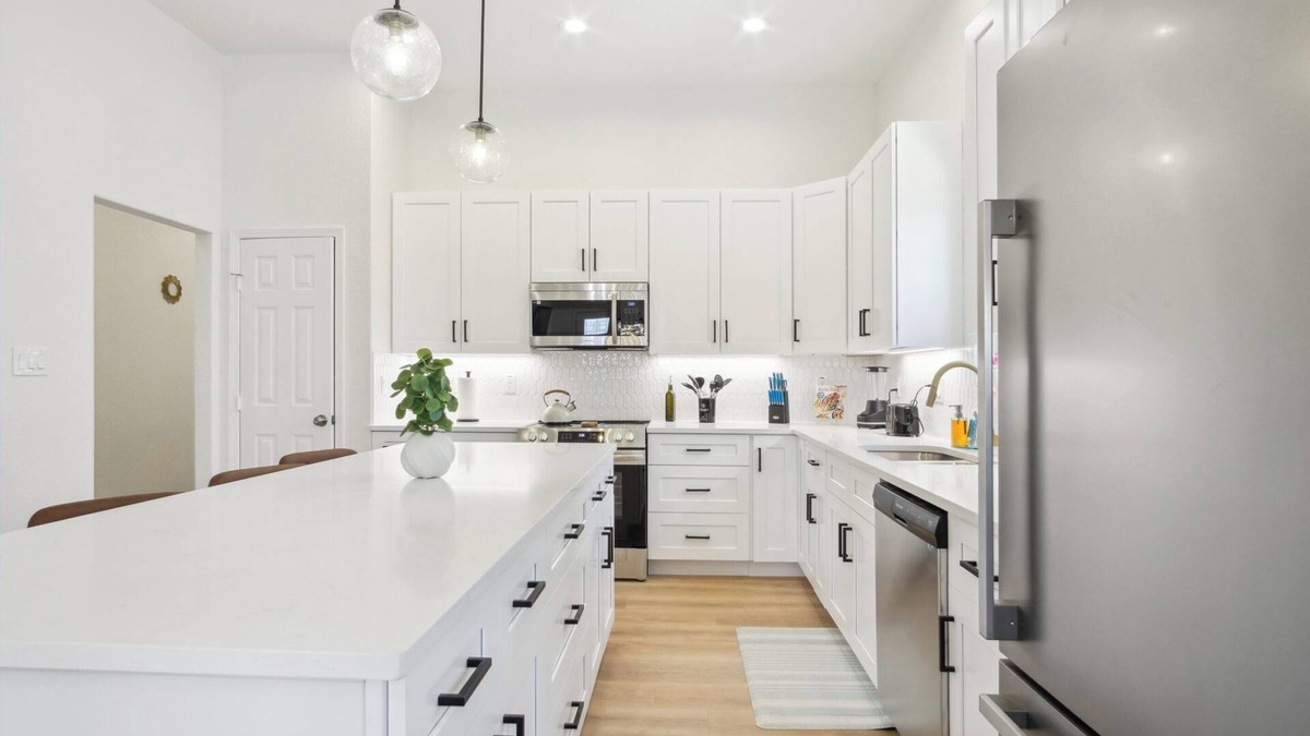 Denver Heights Cottage | Sleek 4br/3ba Urban Living w/Downtown Views!