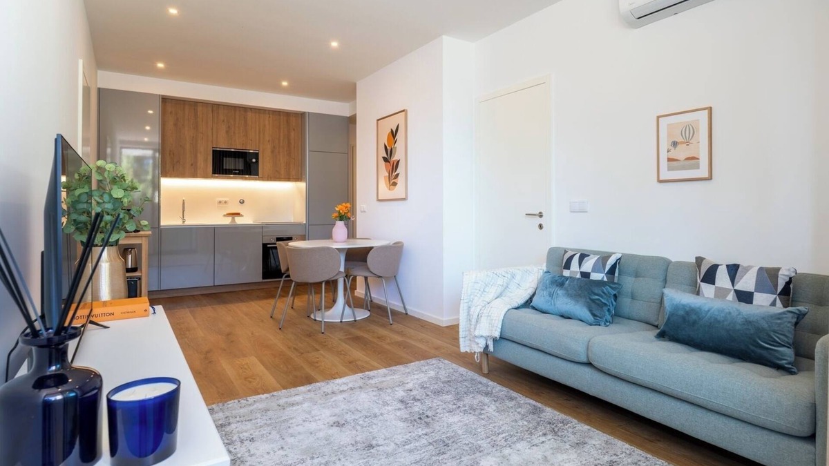 Leca da Palmeira Apartment | Sleek and Modern Flat w/Private Garage by HostWise