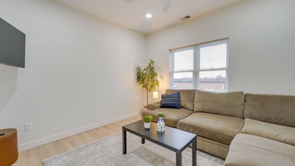 St. Clair Apartment | Sleek Apartment Near St Clair City Boat Harbor!
