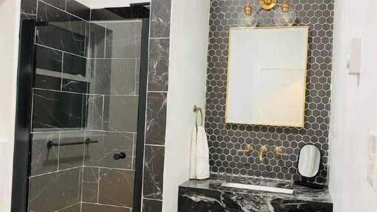 East Stroudsburg Apartment | Sleek & Chic in the Poconos