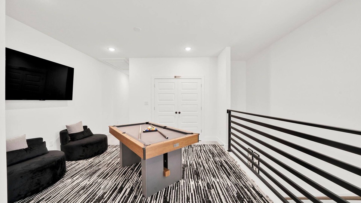 OST - South Union House | Sleek Family Getaway Near Medical Center - Yard, Garage, Wi-Fi