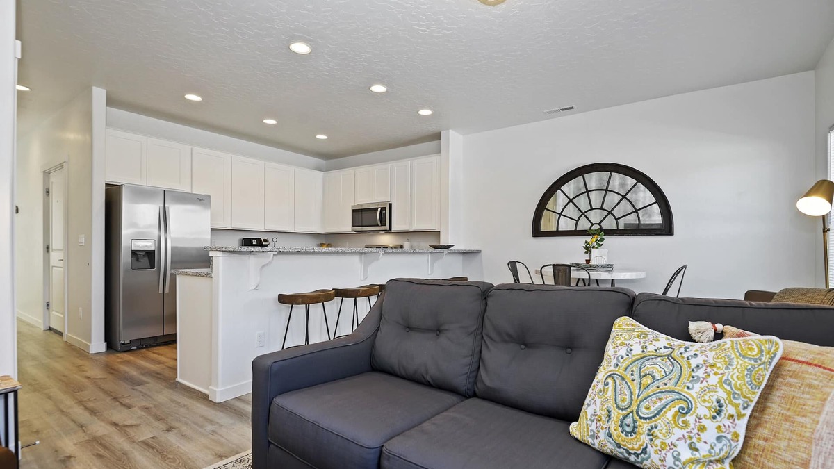 Nampa House | Sleek, Like-New, Sparkling Clean Townhome!