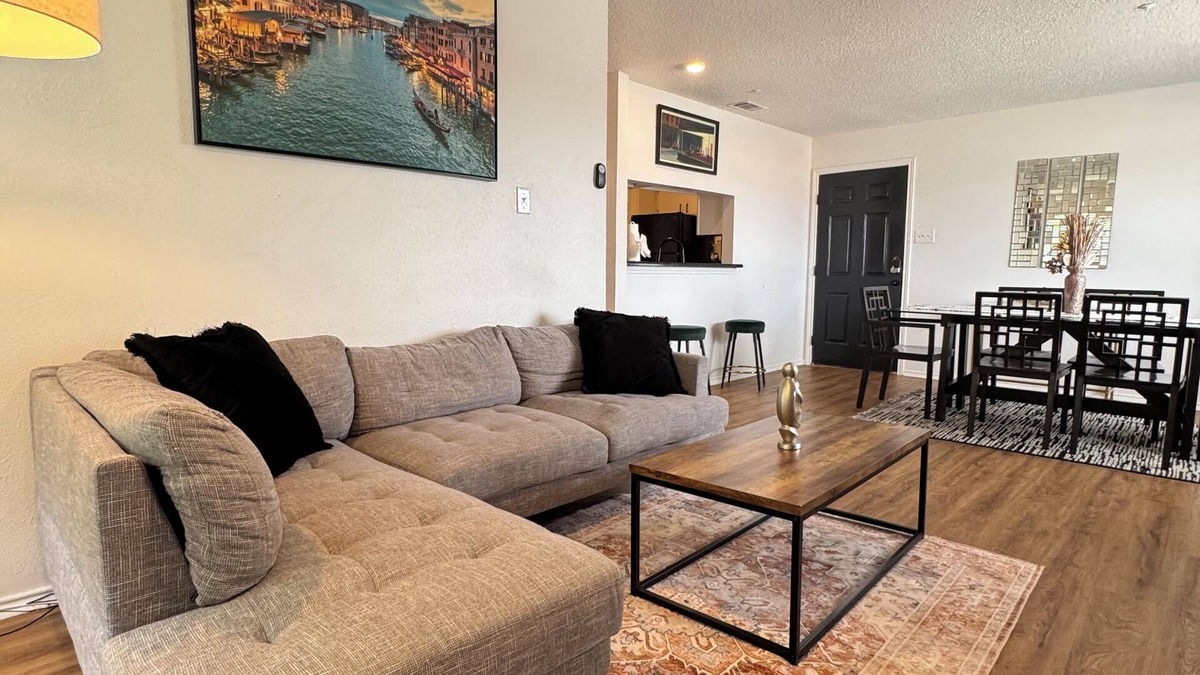 Northwest Dallas Apartment | SLEEK LUXE GEM DownTown Dallas 2Bd 2Ba