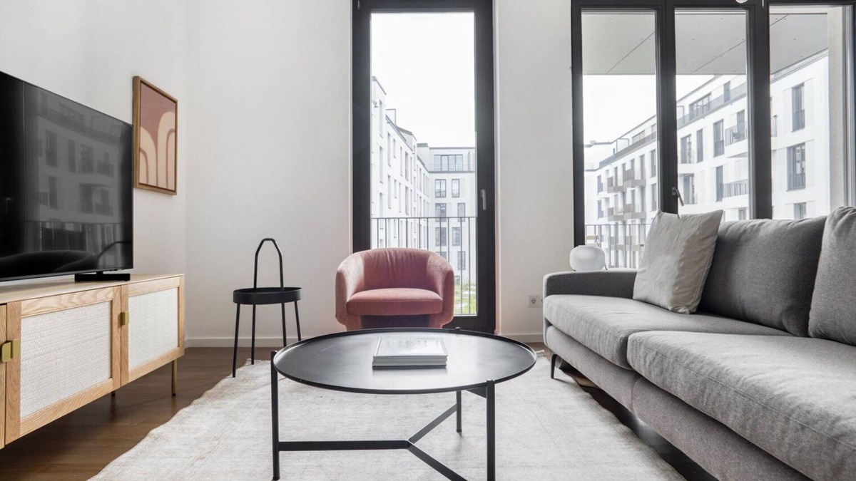 Tiergarten Apartment | Sleek Mitte 2BR near Potsdamer Platz & Nollendorfplatz, by Blueground