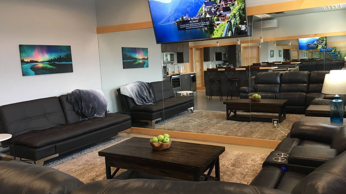 Newport Condo | Sleek, modern one bedroom apartment in the heart of Newport.